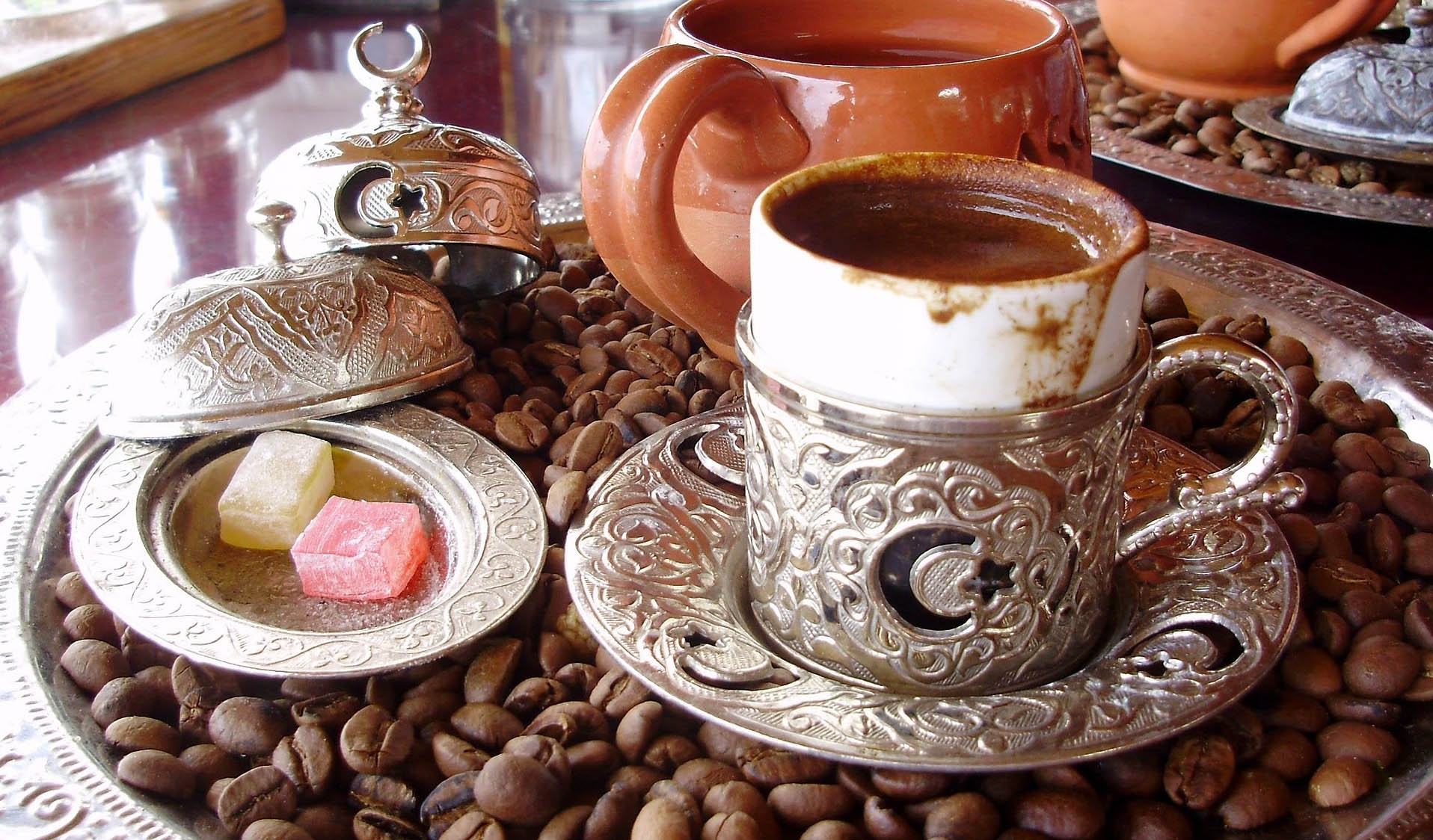 Le Café : son étymologie et ses traditions